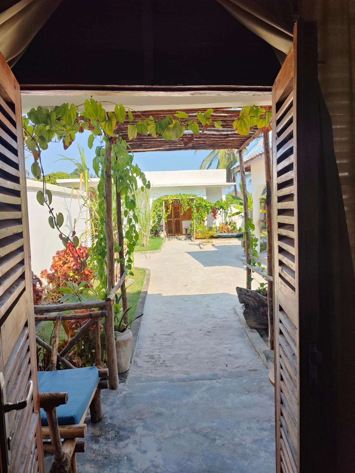 Mafia Island Bungalows Utende Ngoại thất bức ảnh
